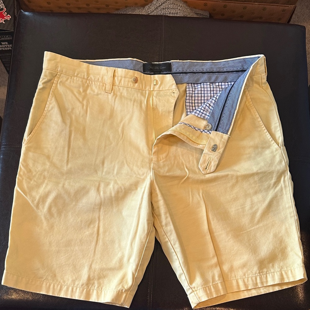 Yellow Men's Shorts from Saks Fifth Avenue size 36